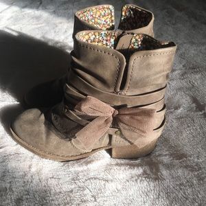 Mudd boots with bow (size 12, girls)